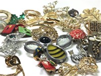 Group of Vintage Pendant & Brooches