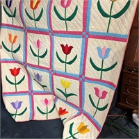 Hand Sewn Tulip Pattern Quilt
