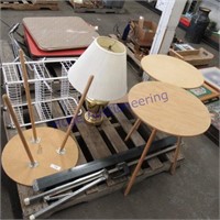 3 round small stands, lamp, cart on wheel