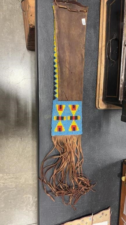 1920-30'S PLAINS INDIAN BUFFALO HIDE PIPE BAG