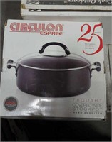 Circulon 7.5QT Wide Stockpot in Box