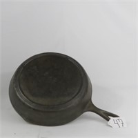 LODGE 3 NOTCH #8 CAST IRON SKILLET