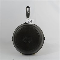 LODGE #5 CAST IRON SKILLET W/ HEAT RING