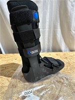 United Ortho fracture boot sz MD