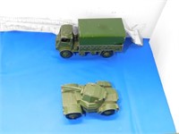 4 PIECES METAL MILITARY EQUIPMENT