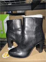 Size 8 ALDO Women Ankle Boots