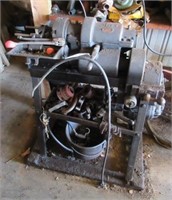 Toledo pipe threading machine with chuck, extras,