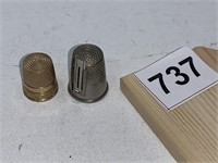 14K GOLD THIMBLE 4.78 GRAMS & UNUSUAL W/ THREAD