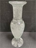 Large Pasabahce (Turkey) cut crystal vase