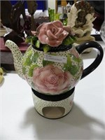 FLORAL TEAPOT ON TEALIGHT WARMER