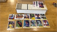 R Box of Baseball cards and puzzles may or may