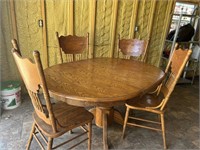 OAK DINING ROOM TABLE W/18" LEAF & 4 CHAIRS