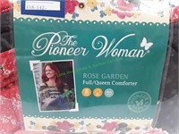 Pioneer Woman Rose Garden Full / Queen Comforter