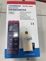 Omega datalogger thermometer