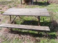 WOOD PICNIC TABLE