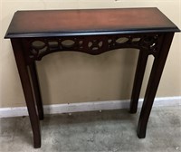 1999 BOMBAY CHIPPENDALE STYLE ACCENT TABLE