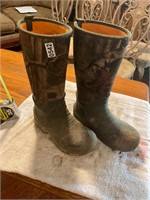 Kamik size 9 muck boots