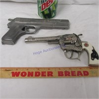 2 toy guns Ranger-O & Tex