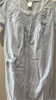 C13) CLEAN WOMENS L NIGHT GOWN