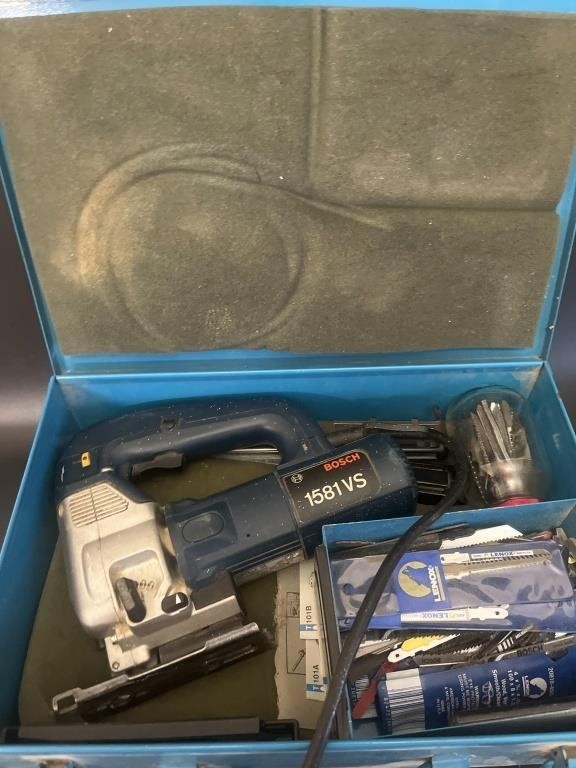 Bosch 1581VS Jig Saw w/ Large Amount of Blades