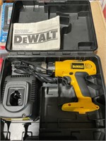 Dewalt cordless drill in case no battery