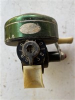 Johnson Century 100b Fishing Reel