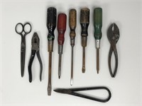 Vintage Wood handle screwdrivers & Pliers