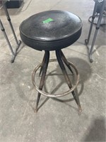 Swivel shop stool