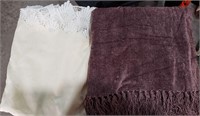 Kitchen Linens-table runner and place mats