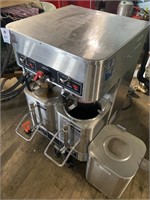 Coffee maker unit with 3 urns working