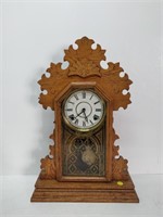 Lingraham gingerbread clock, has a key