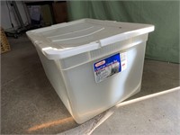 66 quart tote with lid
