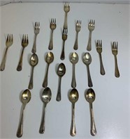 Viner’s Teaspoons And Salad Forks Silverware Set