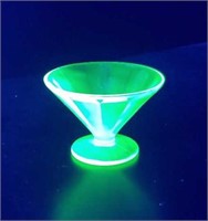 Vintage Federal Glass UV Blacklight Reactive