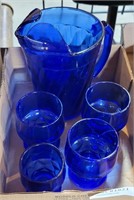 COBALT BLUE ANCHOR HOCKING GLASS PITCHER W/ 4 CUPS