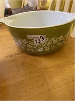 A  2.5 qt GREEN PYREX BOWL AND 2 — 1.5 qt bowls