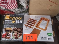 COPPER BROWNIE PAN IN BOX