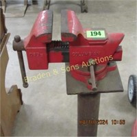 USED COLUMBIAN VISE ON STAND