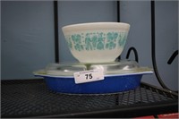 1 AMISH BUTTERPRINT BOWL 1 BLUE DIVIDED DISH W/LID