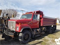 1998 IH tandem axle dump truck w/plow & sander
