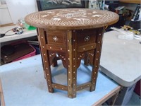 18" h x 20" R  Table Elephant Design