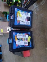 2 Hot Wheels Cases.
1 case has a missing wheel,
