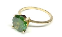 14K Yellow Gold & Green Solitaire Ring (sz 6.25)