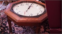 Howard Miller clock coffee table, 27" diameter