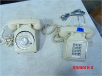 2 TELEPHONES