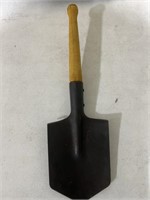 Small spade shovel