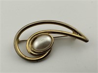 Vintage Gold Tone and Pearl Brooch