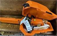 Stihl MS271 Chain Saw w/case & manuals