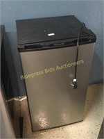 Frigidaire mini refrigerator used