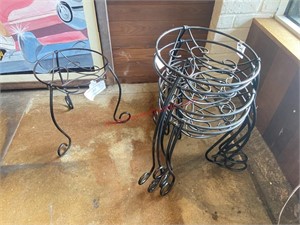 LOT - (6) METAL PLANT STANDS - LIKE NEW
